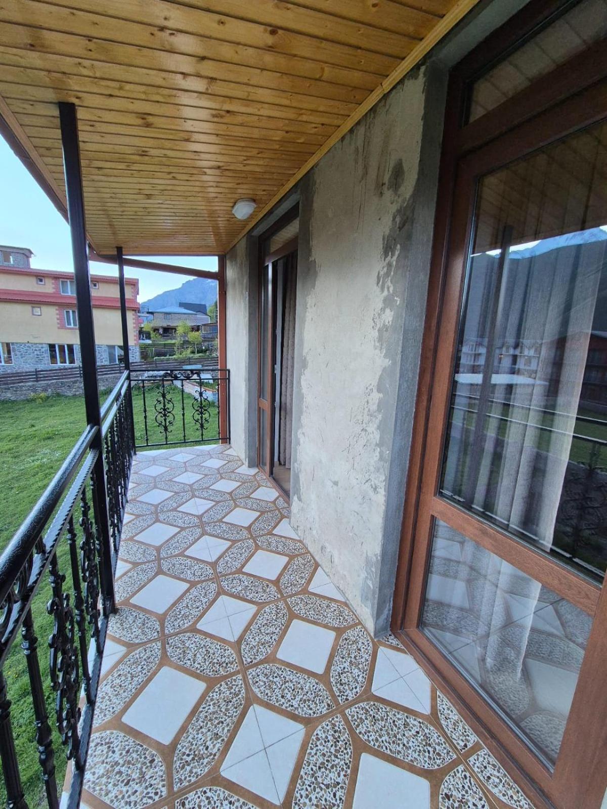 Nq Guest House Kazbegi Exterior foto